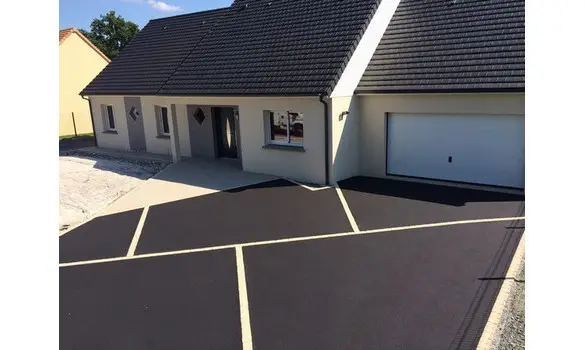 Béton désactivé et Enrobé noir